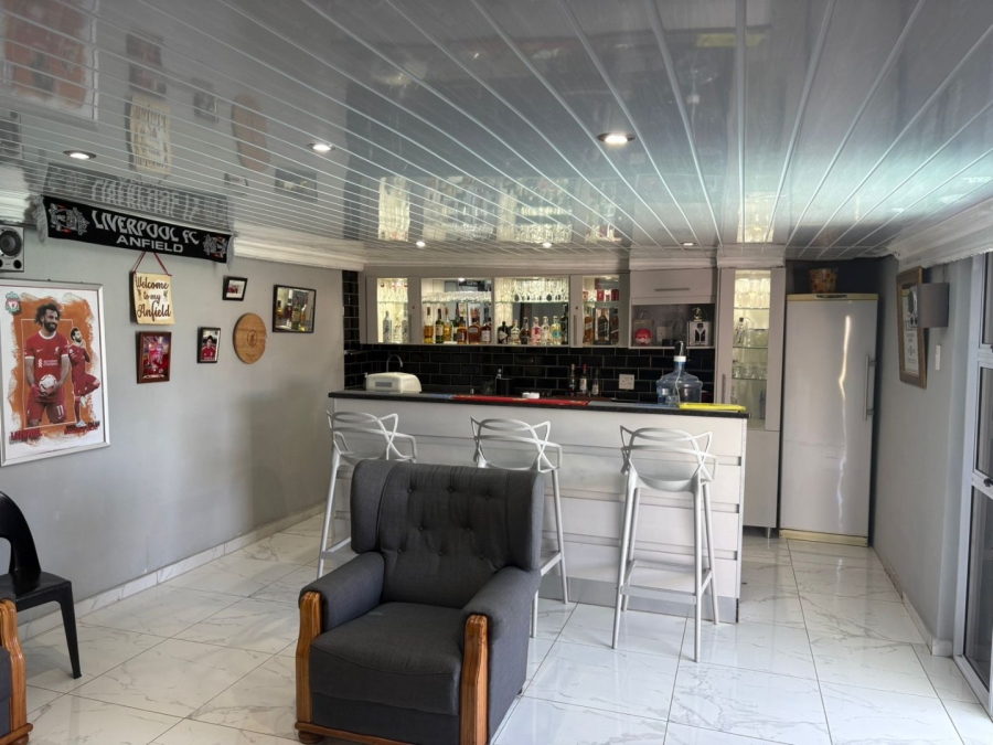 5 Bedroom Property for Sale in Baysville Eastern Cape